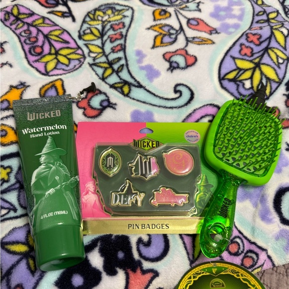 Wicked bundle - Picture 1 of 3